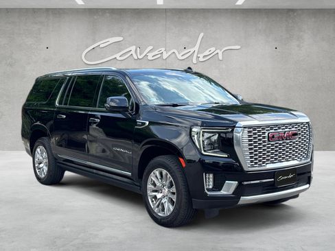 Used 2022 GMC Yukon XL Denali image 2