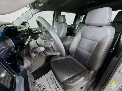 Used 2025 Chevrolet Silverado 1500 RST AWD/4WD image 12