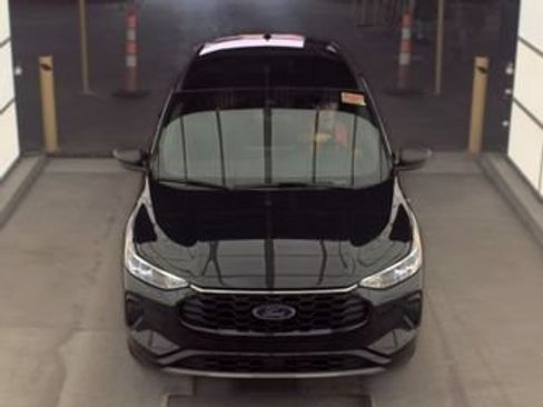 Used 2024 Ford Escape ST-Line w/ Tech Pack #1 AWD/4WD image 2