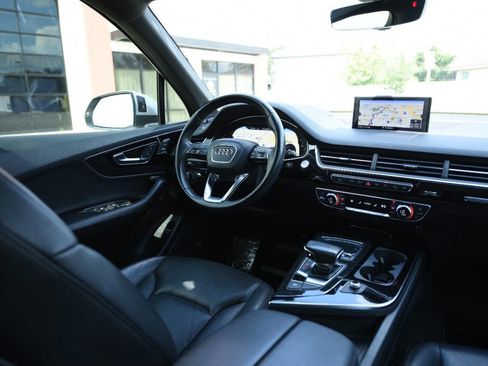 Used 2019 Audi Q7 3.0T Prestige image 17