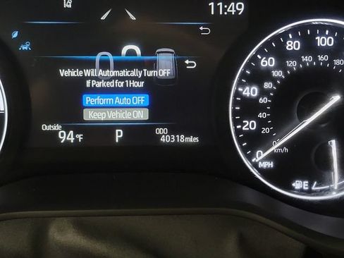 Used 2024 Toyota Sienna Platinum FWD image 2