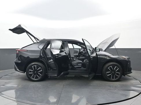 Used 2026 Toyota bZ FWD image 31
