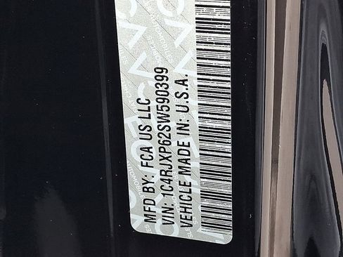 Certified 2025 Jeep Wrangler Unlimited Sahara image 28