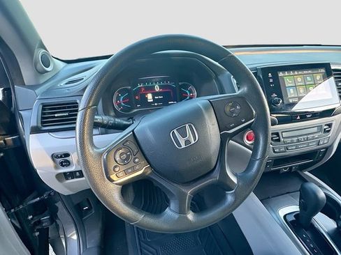 Used 2020 Honda Pilot EX image 12