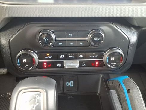 Used 2024 Ford Bronco Black Diamond w/ Sasquatch Package image 24