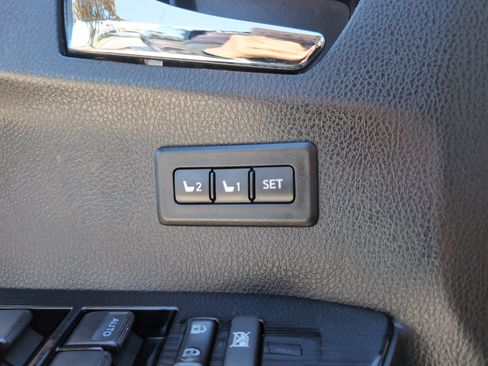 Used 2018 Toyota RAV4 Limited w/ Advanced Technology Package image 36