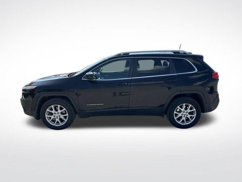 Used 2017 Jeep Cherokee Latitude w/ Cold Weather Group AWD/4WD image 13