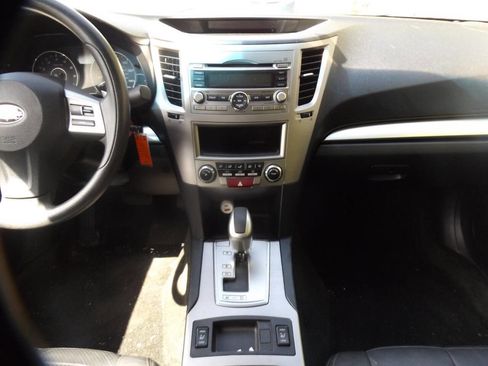 Used 2016 Subaru Legacy 2.5i Premium image 17