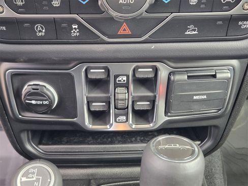 New 2026 Jeep Gladiator Sport image 23