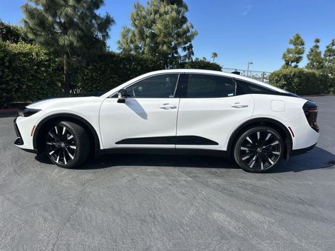 Used 2026 Toyota Crown Platinum image 3