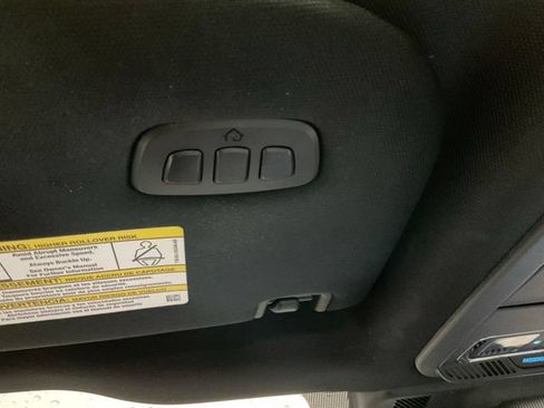 Used 2022 Ford F150 Lariat w/ Equipment Group 502A High AWD/4WD image 32