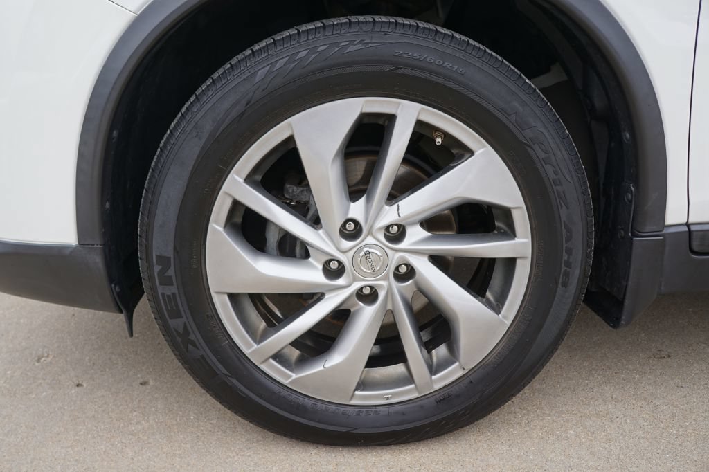 Used 2014 Nissan Rogue SL w/ SL Premium Package FWD image 10