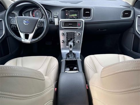 Used 2017 Volvo S60 T5 Inscription Platinum w/ Climate Package image 13