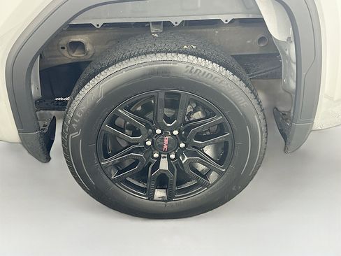 Used 2024 GMC Sierra 1500 Elevation AWD/4WD image 11