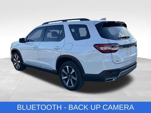 Used 2025 Honda Pilot Touring image 4