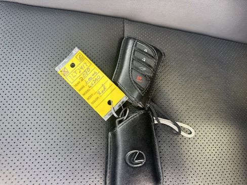 Used 2020 Lexus UX 250h 250h Base image 32