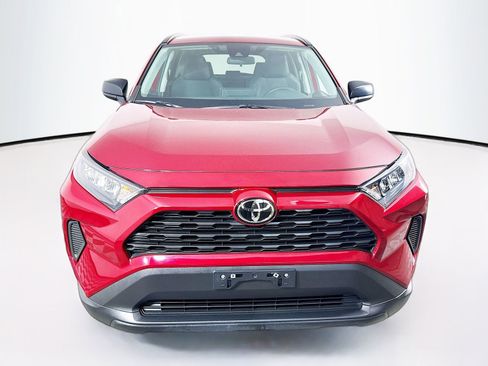 Used 2021 Toyota RAV4 LE image 2