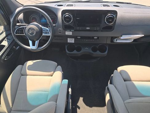 Used 2021 Mercedes-Benz Sprinter 3500 image 21
