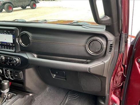 Used 2021 Jeep Gladiator Overland image 16