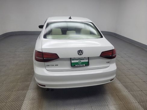 Used 2017 Volkswagen Jetta SE FWD image 6