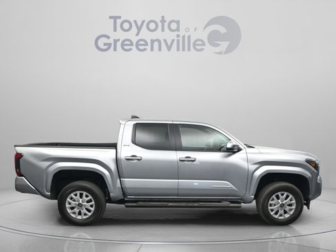 Certified 2025 Toyota Tacoma SR5 image 17