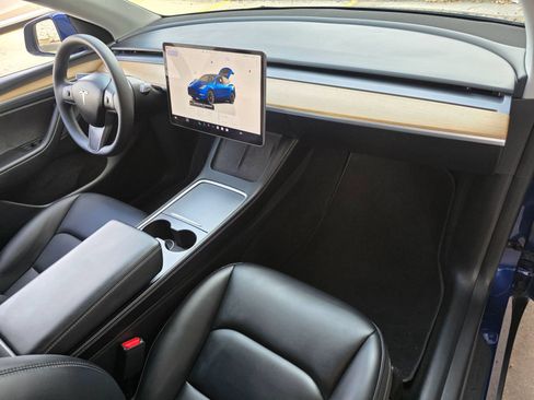 Used 2024 Tesla Model Y Long Range AWD/4WD image 28