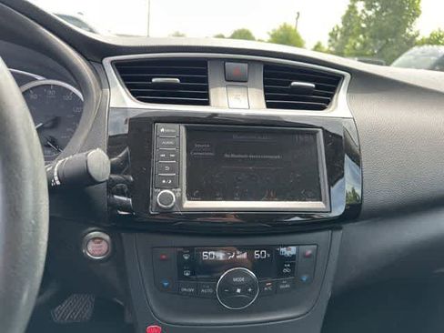 Used 2019 Nissan Sentra SV FWD image 7
