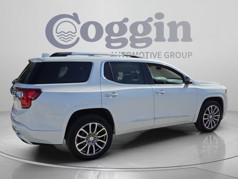 Used 2023 GMC Acadia Denali w/ Denali Technology Package AWD/4WD image 5