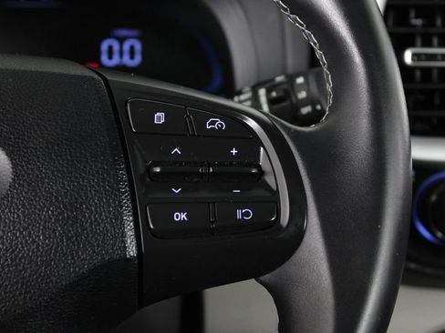 Certified 2024 Hyundai Venue SEL FWD image 28