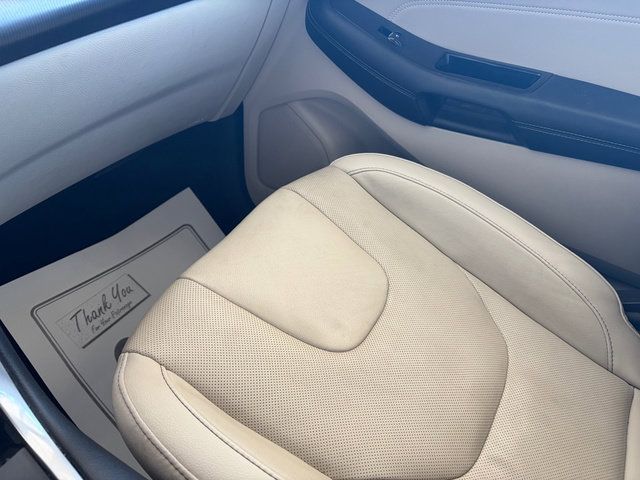 Used 2018 Ford Edge Titanium w/ Equipment Group 301A AWD/4WD image 18