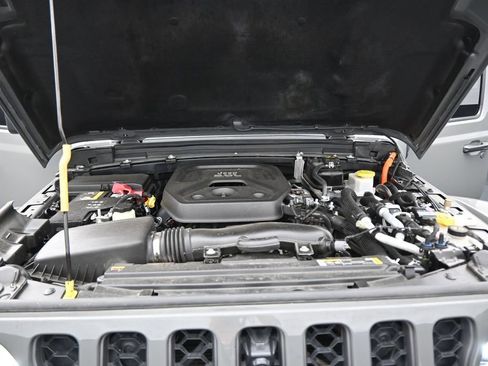 Used 2022 Jeep Wrangler Unlimited Rubicon 4xe w/ Dual Top Group AWD/4WD image 31