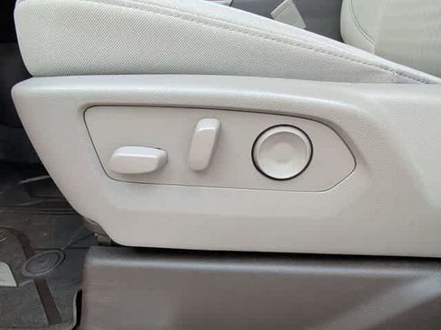 Used 2022 Chevrolet Silverado 1500 RST image 15