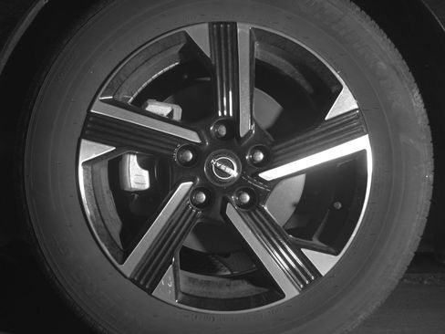 Used 2025 Nissan Sentra SV image 12