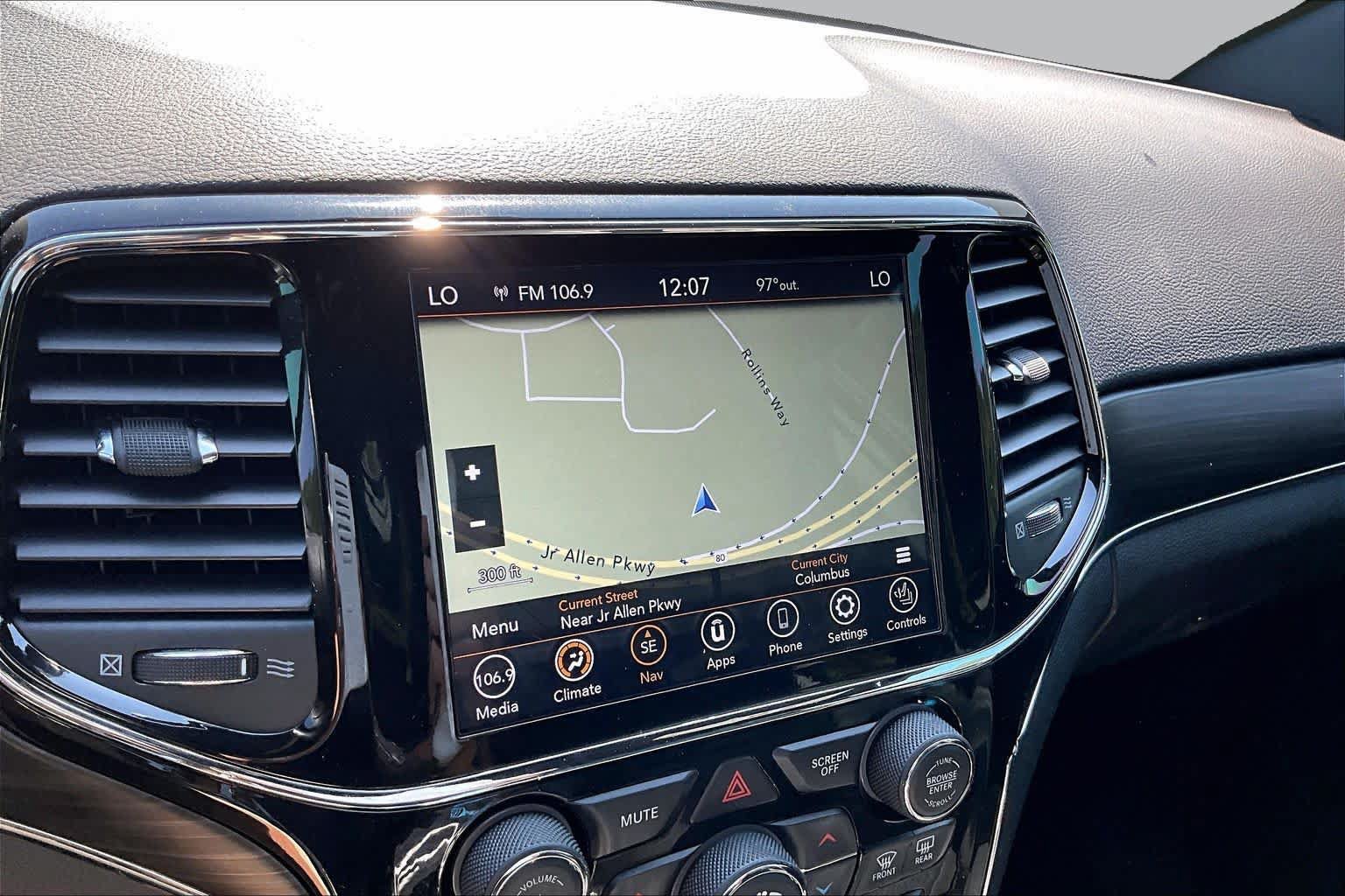 Used 2020 Jeep Grand Cherokee Limited w/ Luxury Group II RWD image 28