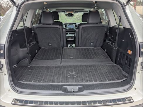 Used 2019 Toyota Highlander Limited image 20