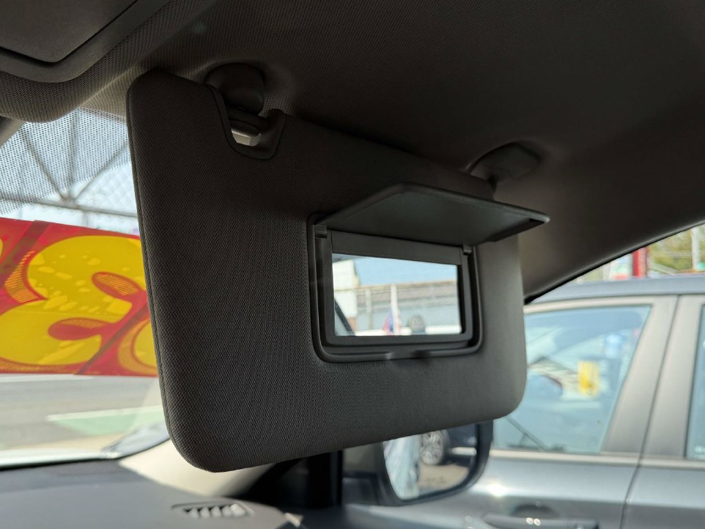Used 2019 Nissan Rogue S AWD/4WD image 32