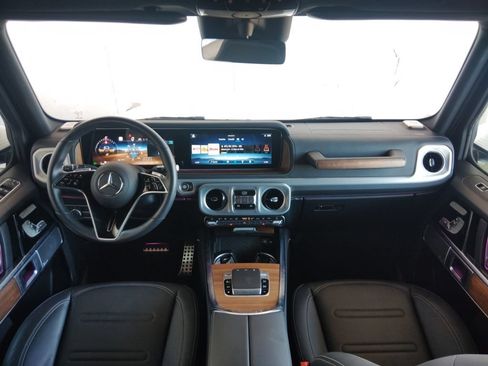 Used 2025 Mercedes-Benz G 550 image 43
