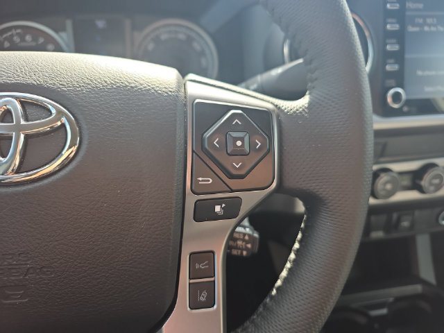 Used 2021 Toyota Tacoma SR5 w/ SR5 Appearance Package (SM) RWD image 18