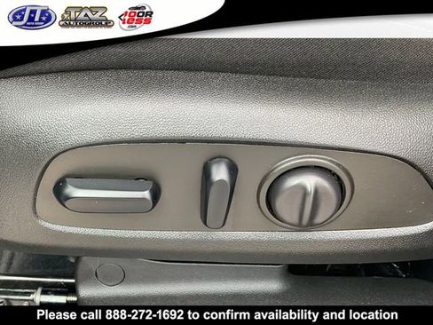 Used 2022 Chevrolet Equinox LT image 11