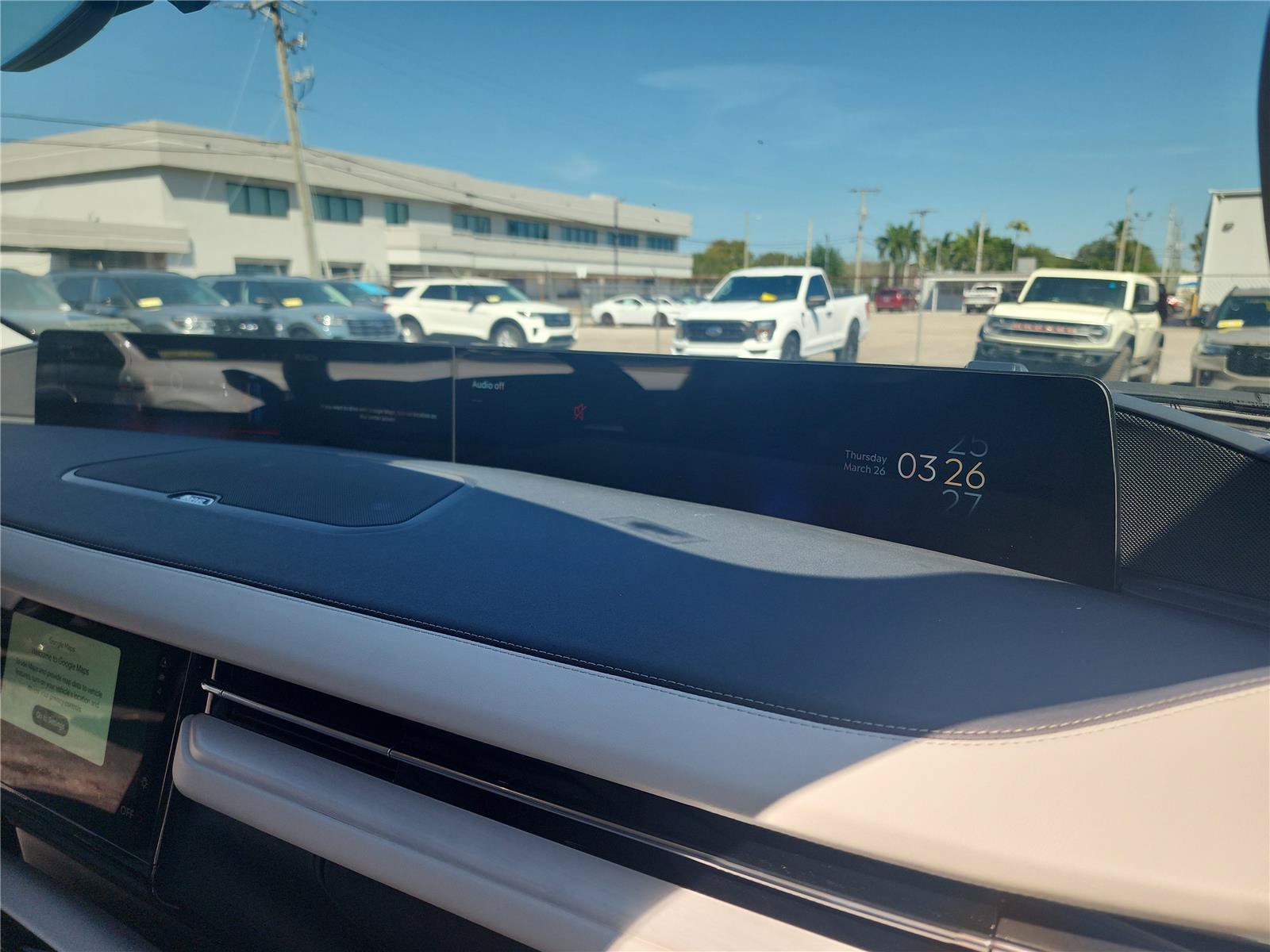 New 2026 Lincoln Navigator Premiere AWD/4WD image 25