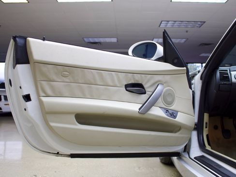 Used 2003 BMW Z4 3.0i image 38