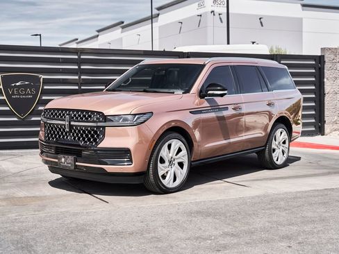 Used 2025 Lincoln Navigator Black Label AWD/4WD image 5