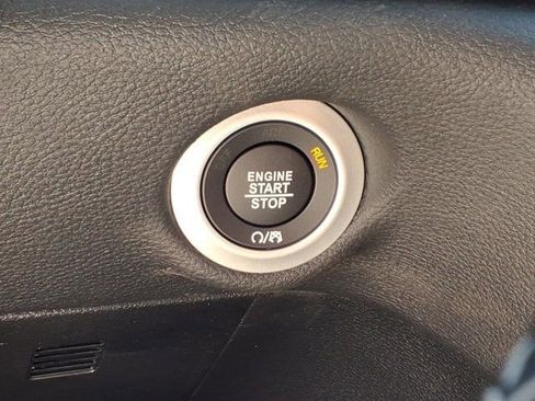 New 2026 Chrysler Pacifica Select image 11