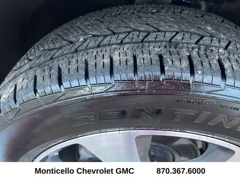 Used 2023 Chevrolet Traverse LT w/ LT Premium Package image 27