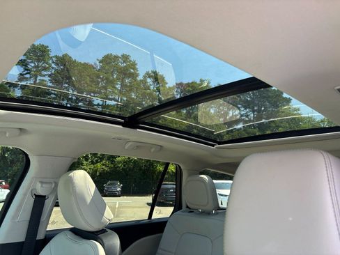 Used 2025 Lincoln Aviator 2WD image 31