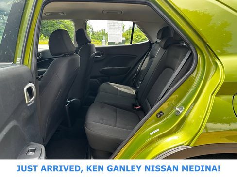 Used 2022 Hyundai Venue SE FWD image 15