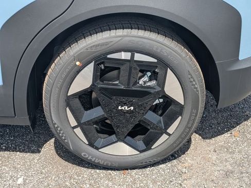 New 2027 Kia Seltos S FWD image 10
