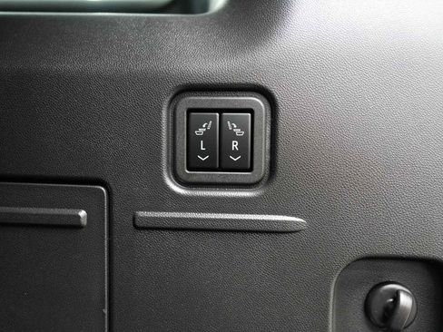 Used 2024 GMC Hummer EV 2X AWD/4WD image 40