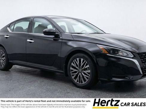 Used 2025 Nissan Altima 2.5 SV FWD image 1