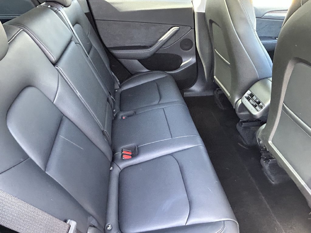 Used 2023 Tesla Model Y 2WD image 11